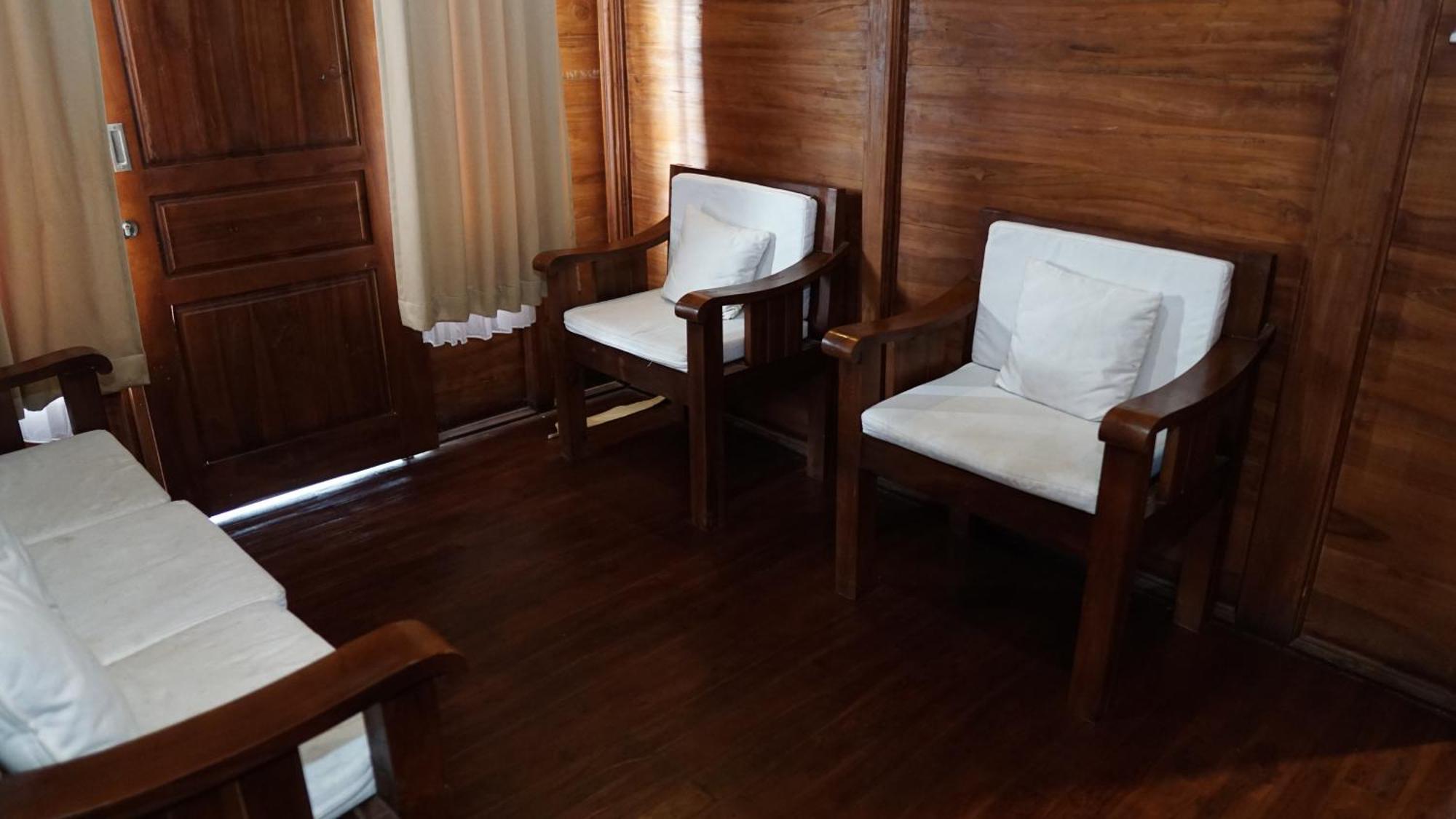Grand Raka Homestay Lovina Εξωτερικό φωτογραφία